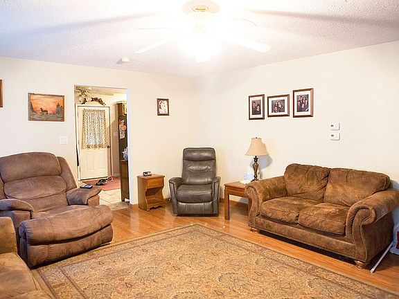 4th image of 17142 County Road 1200 E