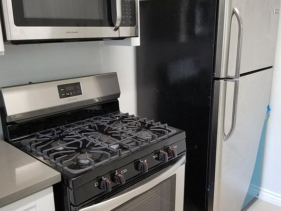 2nd image of 1132 S Oakhurst Dr APT 6