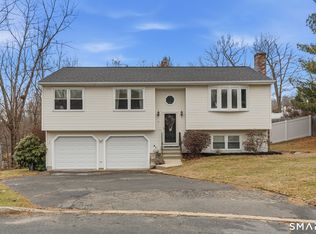 4 Rosewood Court, Naugatuck, CT 06770