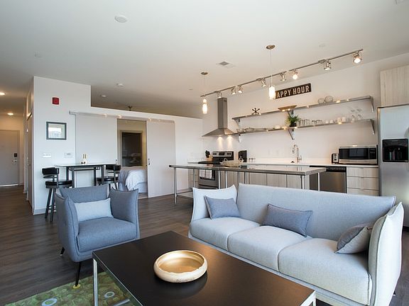 3rd image of 747 N College Ave #14638463