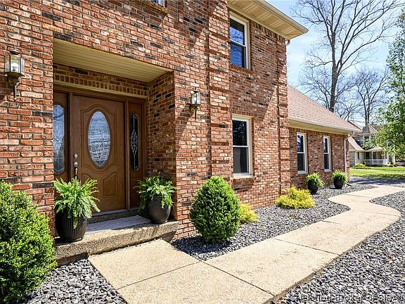 2nd image of 7456 Saddlebrook Court