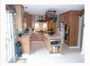 205 Meadow Ridge Ct, Mc Kees Rocks, PA 15136