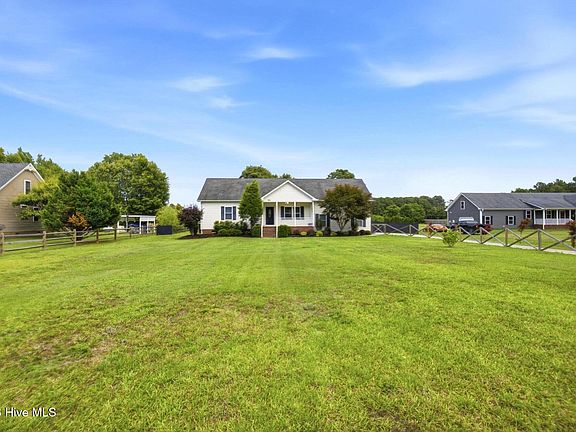 3rd image of 613 Knotts Island Road
