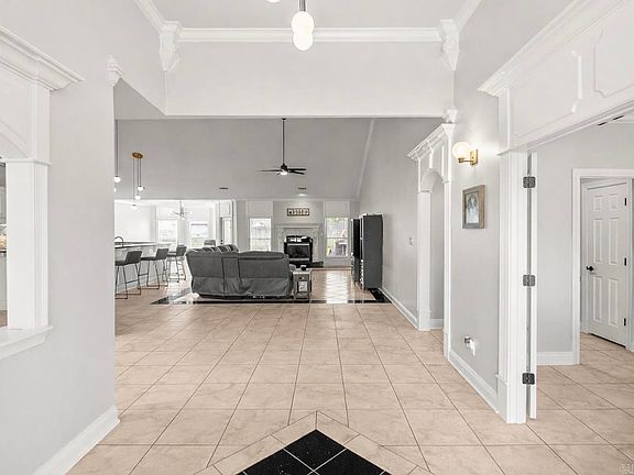 4th image of 1114 Claycut Cir