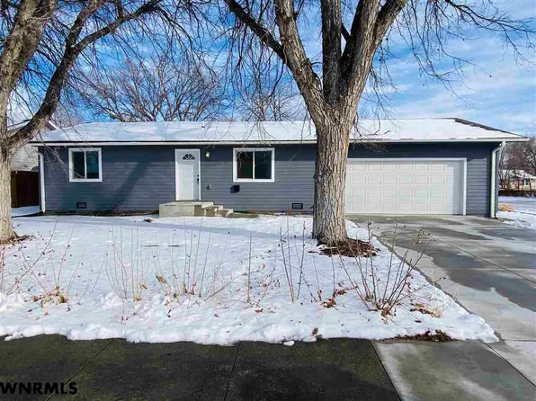 2401 Avenue F, Scottsbluff, NE 69361