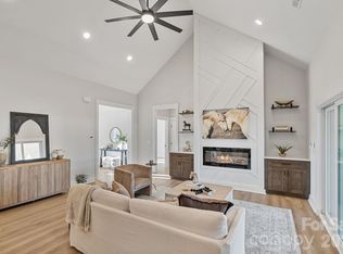 1135 Stonegate Dr, Salisbury, NC 28147