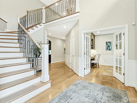 4th image of 19125 201st Avenue NE