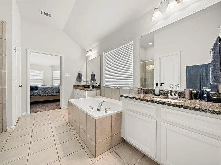 23706 Via Viale Dr — Photo 16