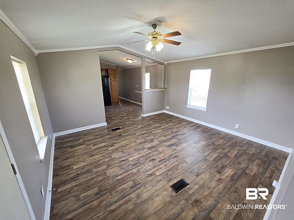 3rd image of 33163 Gilley Rd