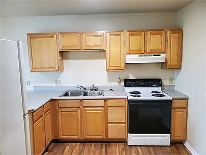 204 Grand Ave #2 — Photo 90