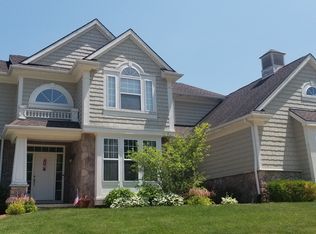 6000 Birchcrest Ln, Commerce Township, MI