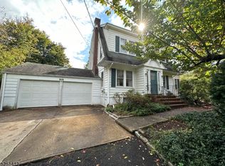 679 Valley Rd, Gillette, NJ 07933