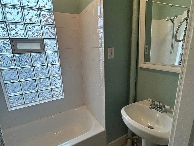 220 Florida Ave NW #A — Photo 5