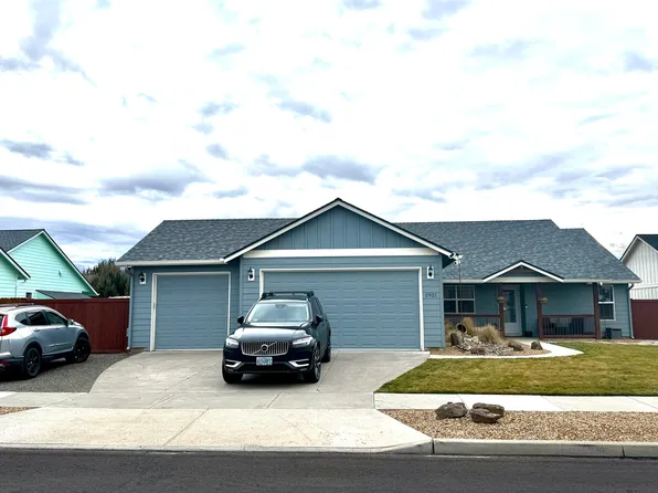 2921 NW 19th St, Redmond, OR 97756