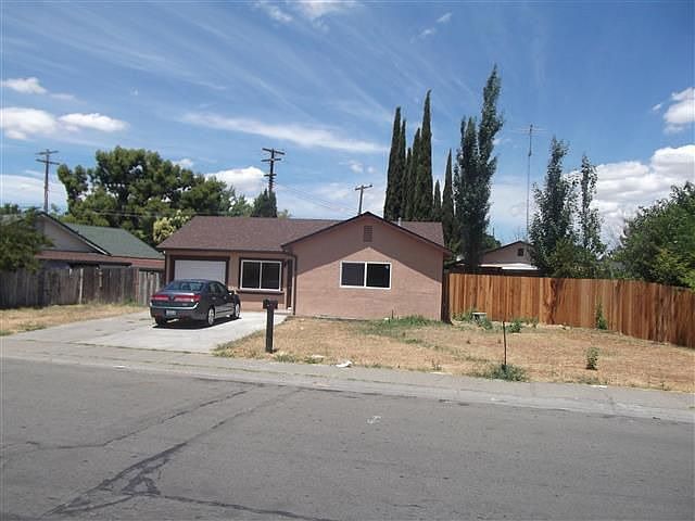 1st image of 305 Lindley Dr