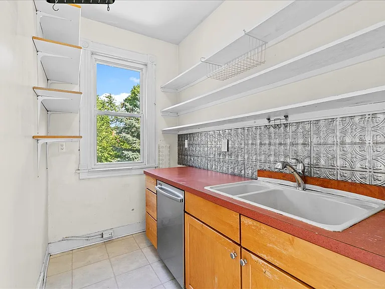 171-173 Norton St #2 — Photo 5