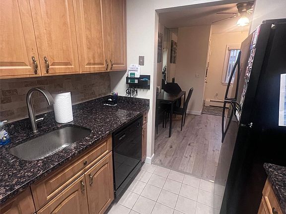 4th image of 31 Richmond Blvd Unit 1B