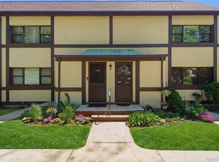 286 Cherry Valley Ave APT A2, Garden City, NY 11530