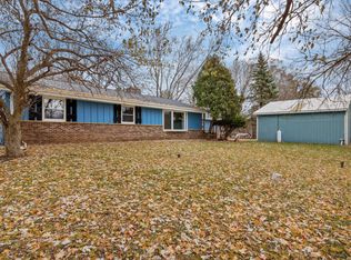 5334 Kettle View Ct, Slinger, WI 53086