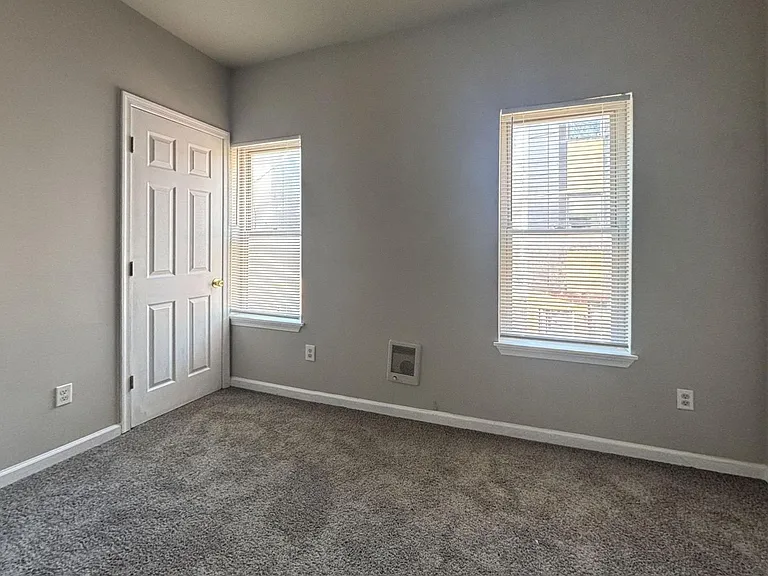 1038 W Orleans St — Photo 7