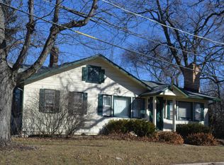 175 Lakeshore Dr, Crystal Lake, IL 60014