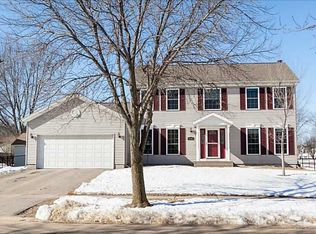 4725 Coventry Ln NE, Cedar Rapids, IA 52402