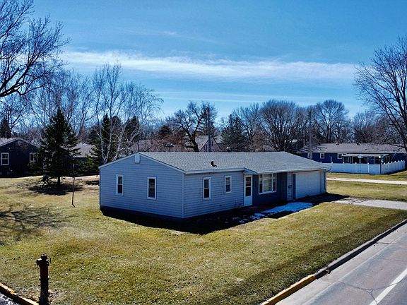 2nd image of 822 Stephens Ave