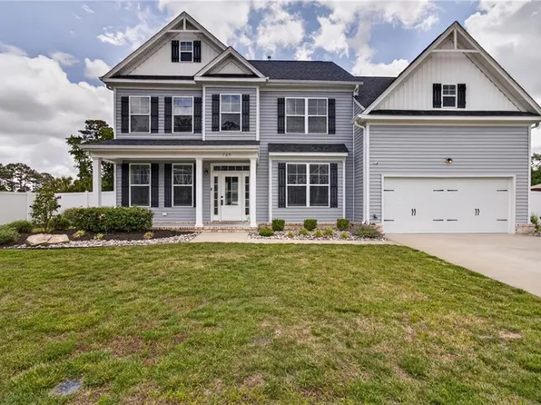 709 Renee Ln, Chesapeake, VA 23322