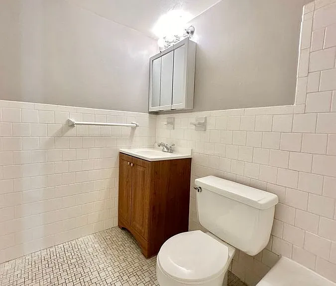 4520 King St #905 — Photo 8