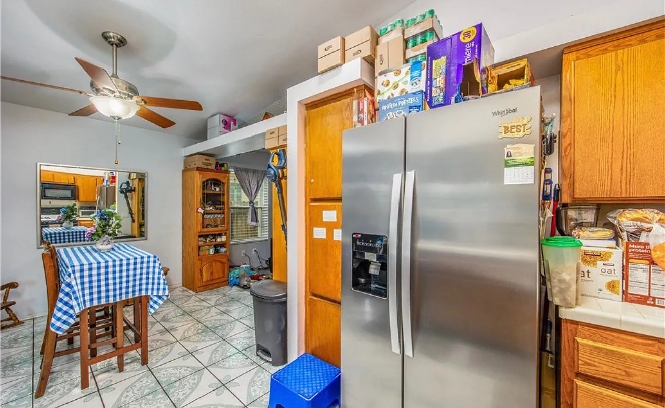 3 bed, 1122 sqft, $2,511 — Photo 4