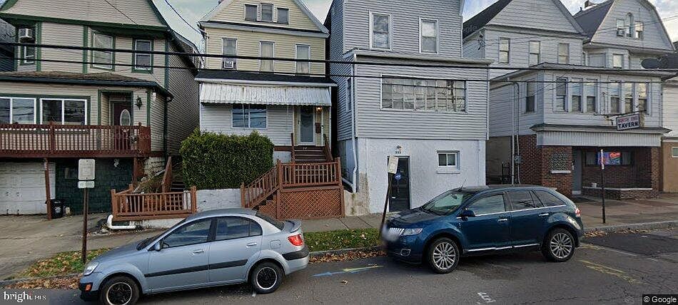 1st image of 557 N Main St