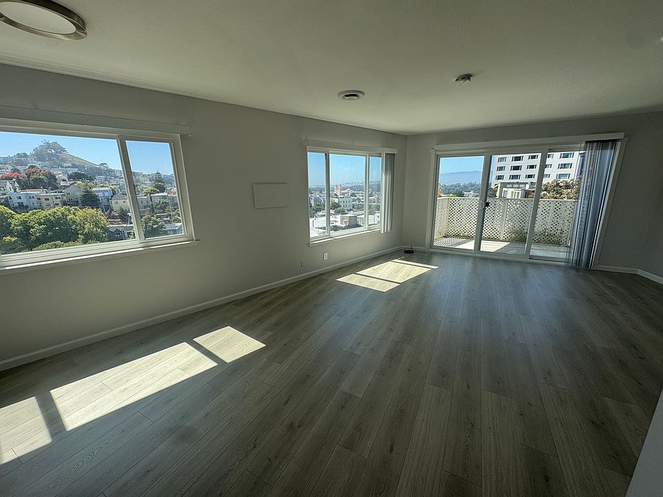 1st image of 485 Warren Dr #4