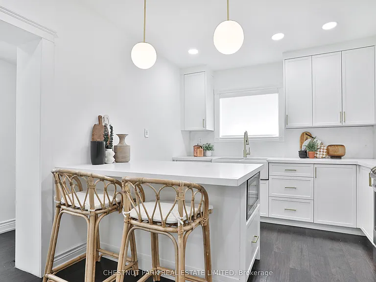 1341 Dupont St — Photo 9