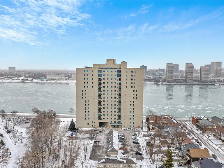 1225 Riverside Dr E #1007 — Photo 36