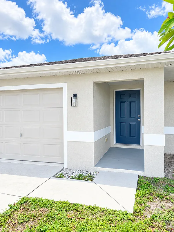 3 bed, 2.0 bath, 1118 sqft, $1,700 — Photo 2