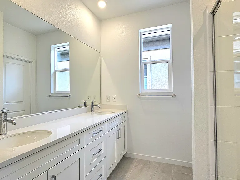 6045 Fairfax Dr — Photo 27