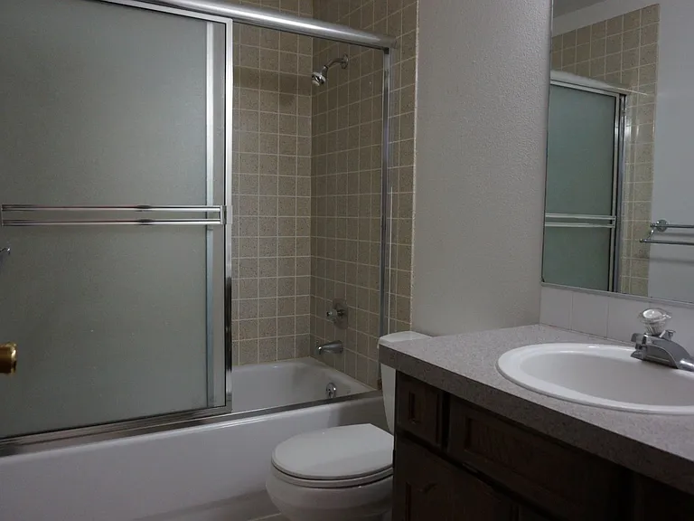 9615-9617 N Indian Trail Rd — Photo 12