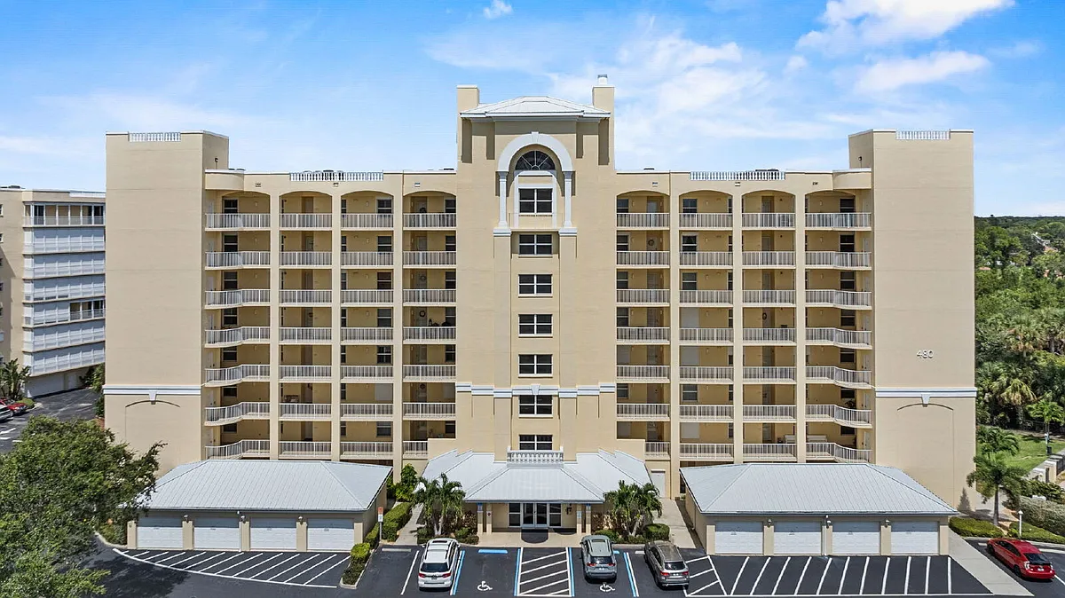 Building Photo - 480 Sail Ln #204