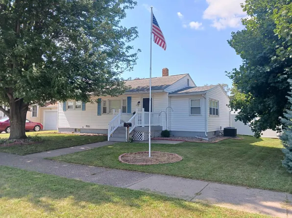 715 N Michigan St, Prairie Du Chien, WI 53821