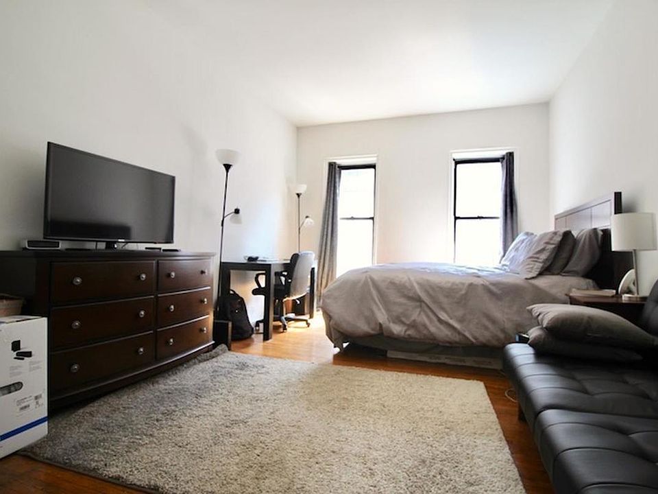 1st image of 449 W 56th St APT 5C