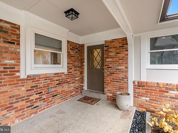 3rd image of 9329 Harvey Rd