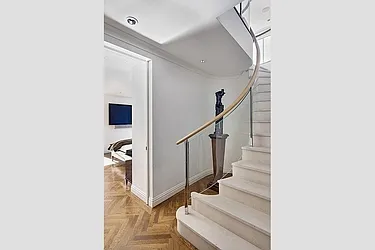 Rented by Level Group