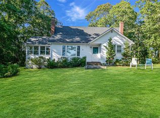 72 Shore Rd, Hampton Bays, NY 11946