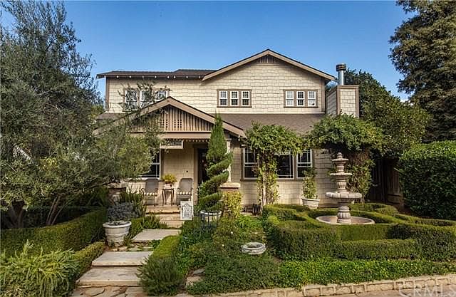 1st image of 611 Cypress Cir