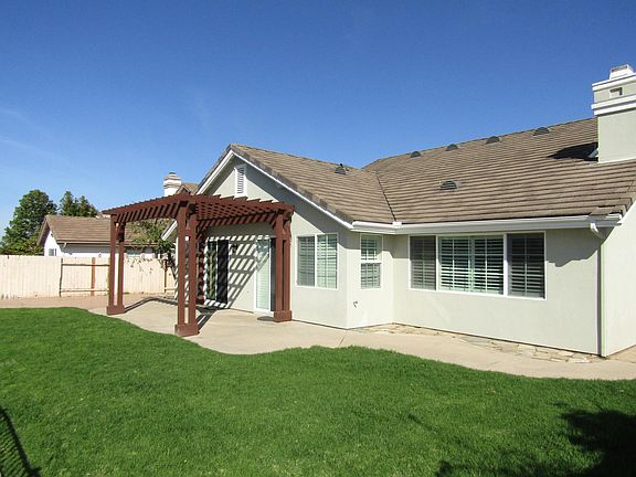 4th image of 718 Tamarisk Dr