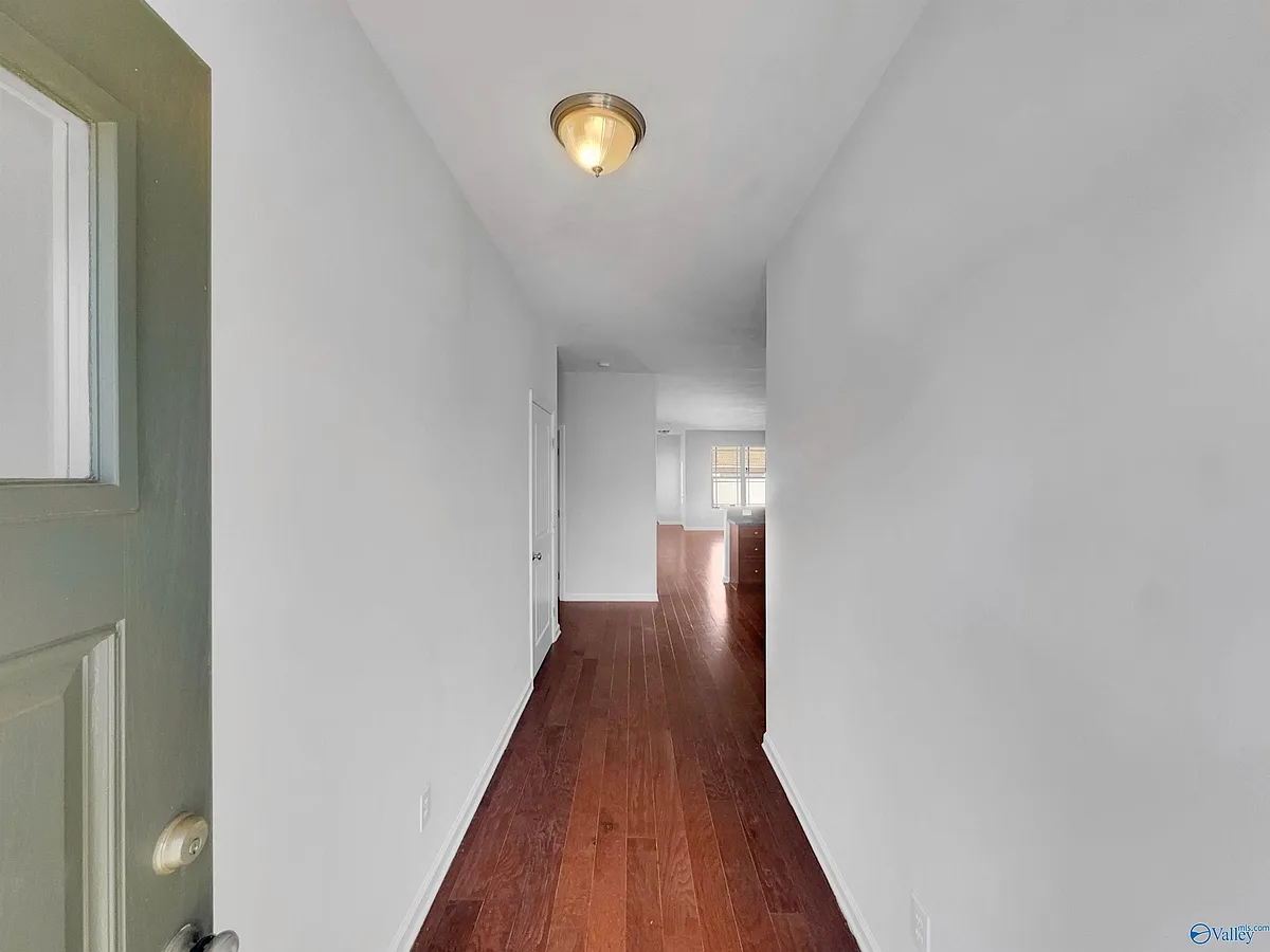 Building Photo - 411 Promenade Dr SW