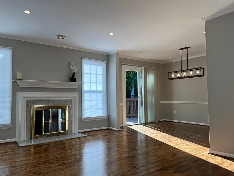 Living room (in the afternoon)