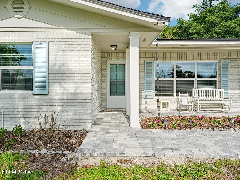 42 Dolphin Blvd — Photo 4