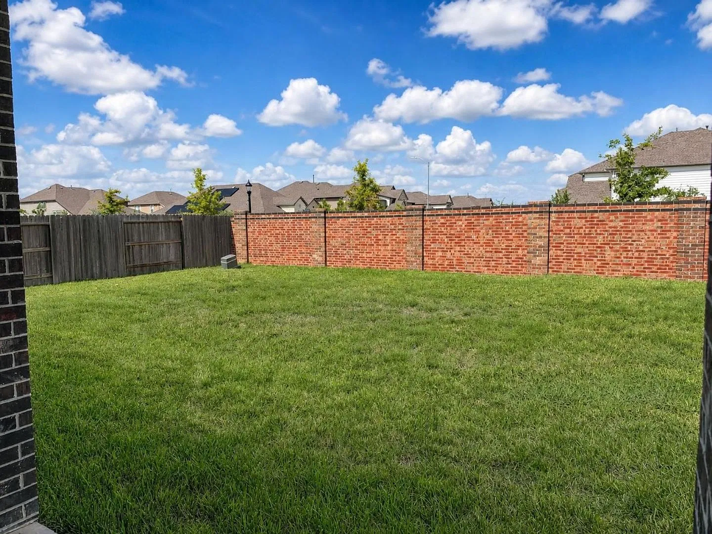 Spacious 4 Bed / 3 Bath Home with Game Room and Lawn Care Included in Sunterra — Photo 4