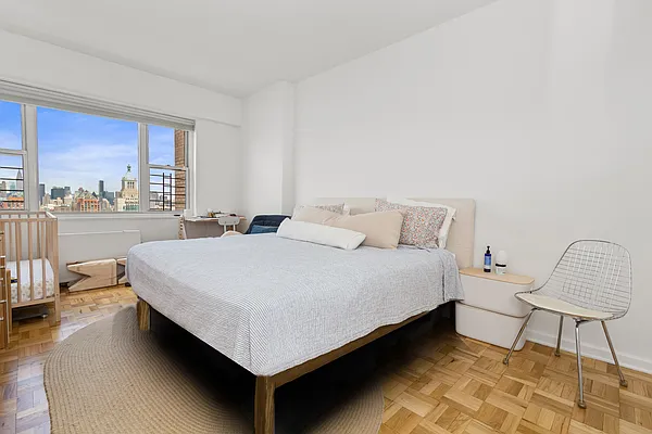 Rented by Douglas Elliman | media 10